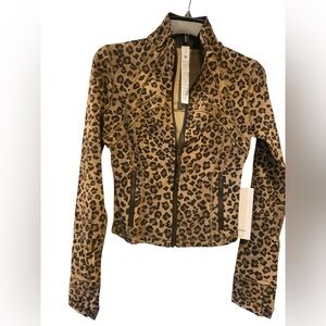 NWT Lululemon define cropped  jacket nulu TRUE LEOPARD MULTI Size 4